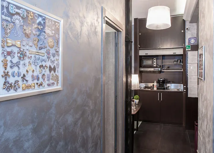 Domus Fabiola - Vaticano 4*